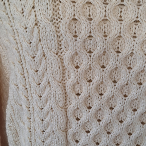 Vintage Carraig Donn Merino Wool Ivory Cable Knit Sweater, Size Large. - Picture 8 of 9